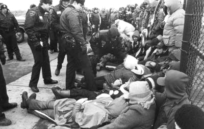 Police confront strikers during 1985 Hormel strike