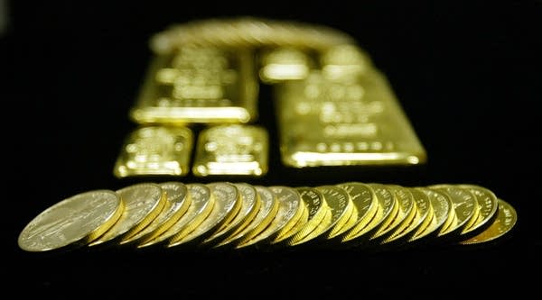 Central banks are going on a gold-purchasing spree.