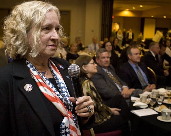 Becky Ervin asks Michele Bachmann a question