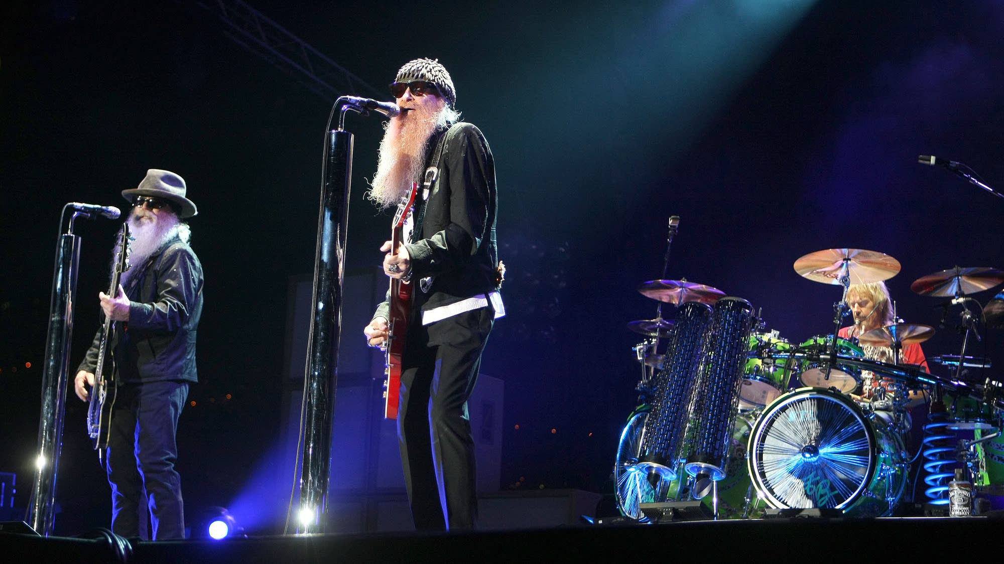 Frank Beard, Rock & Roll Hall of Fame drummer of boogie-rock trio ZZ Top, dies at 77