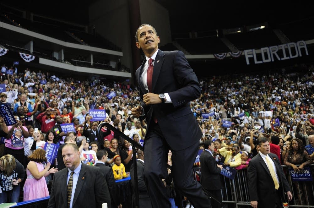 Barack Obama takes the stage in Florida