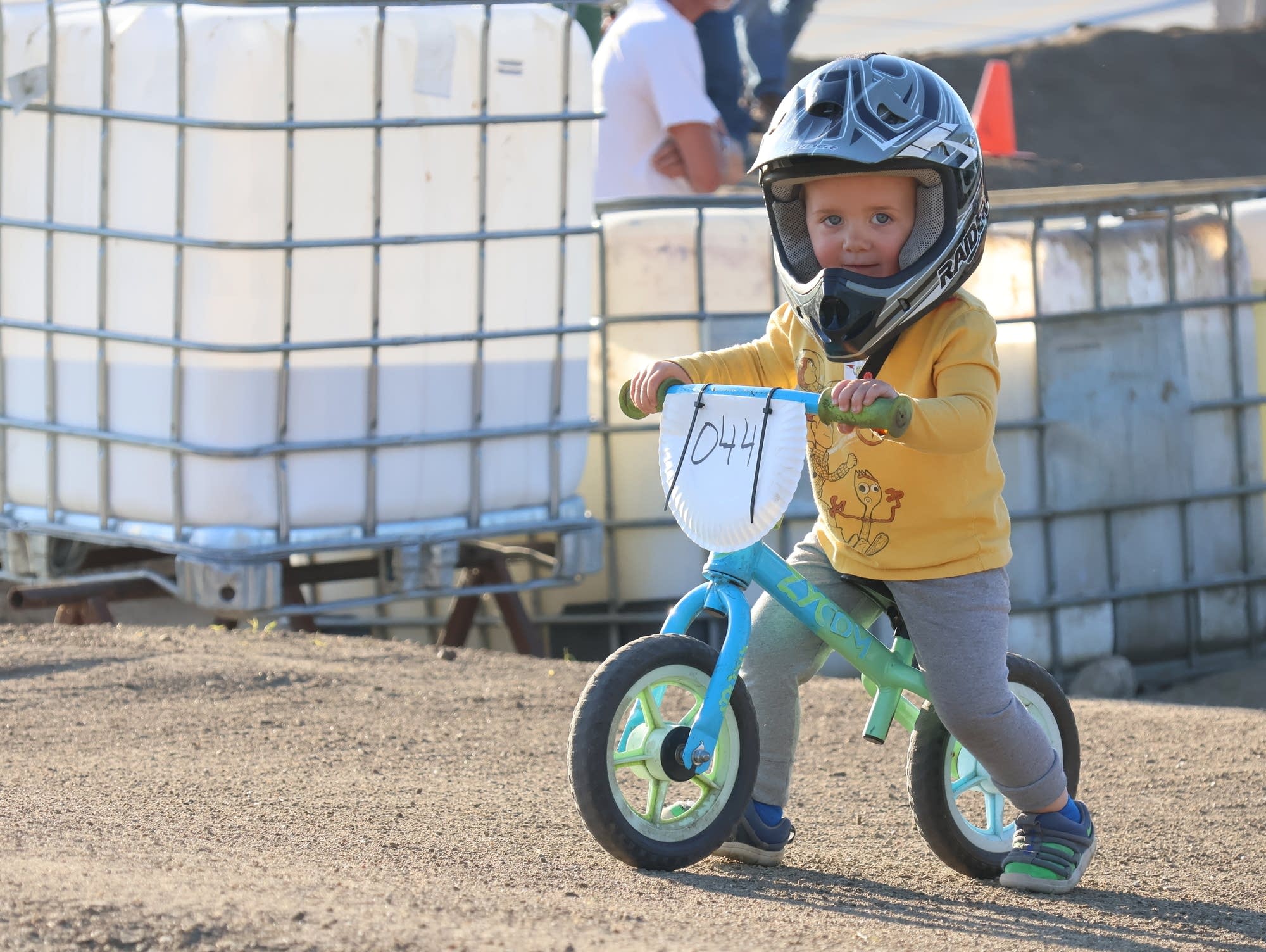 9bf534-20240614-kid-on-bmx-