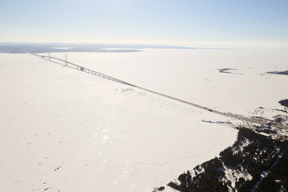 Sunken Great Lakes oil pipeline raises spill fears Minnesota Public