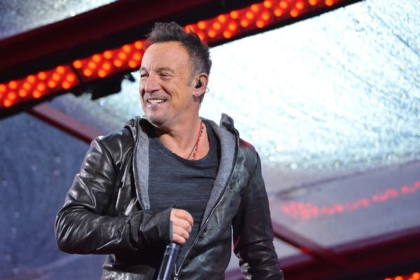 Today’s Music News: Bruce Springsteen to play ‘Saturday Night Live’ on Dec. 19