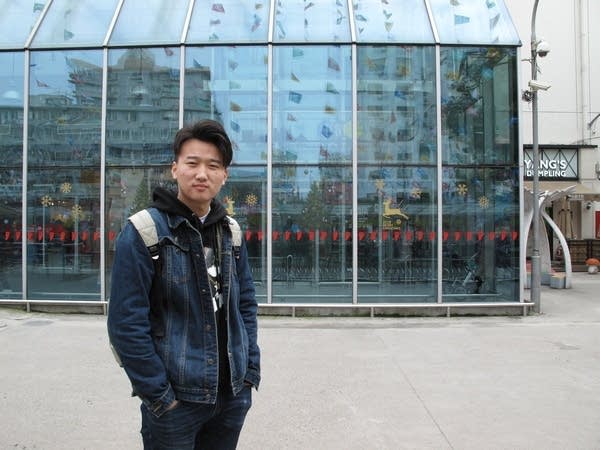 Cheng Zhao is a student living in Shanghai.