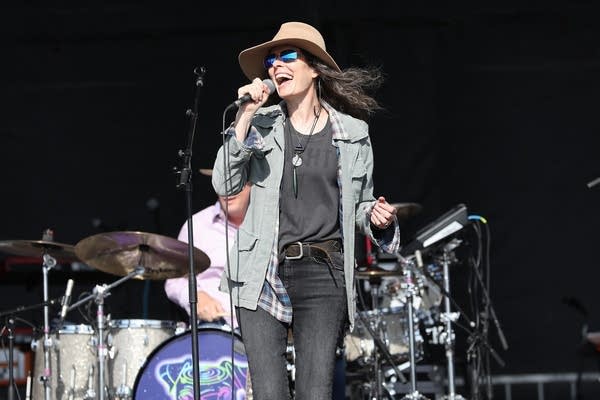 March 10 in Music History: Happy birthday to Edie Brickell