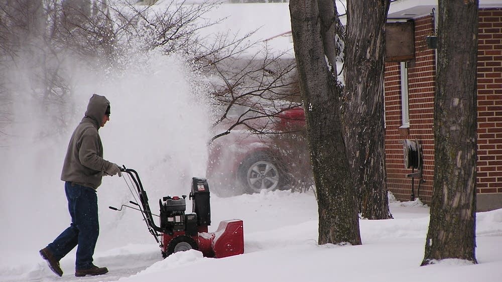 Minnesotans digging out after first big snowstorm of the season | MPR News