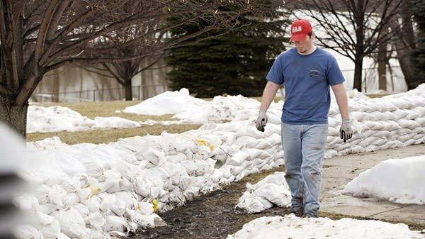 Fargo and Moorhead expect to hit 1.5 million sandbag goal