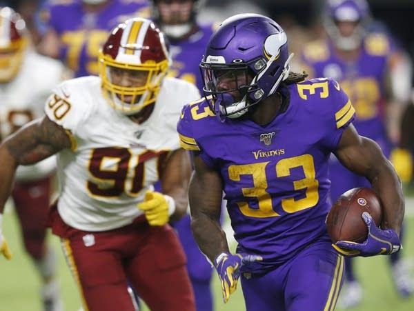 Cook, Vikings wear down Washington 19-9 for 4th straight win