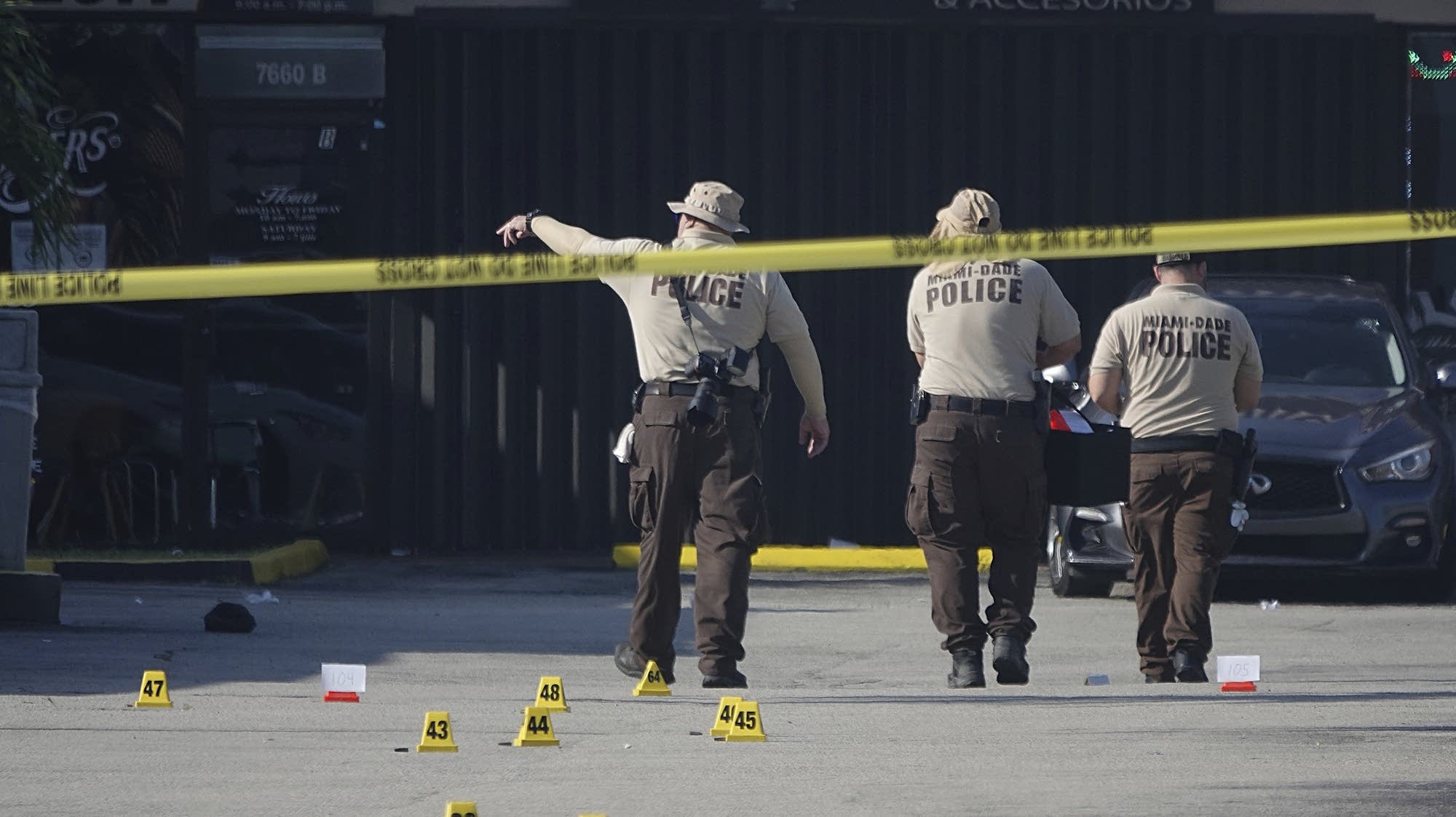 Police: 2 dead, more than 20 injured in Florida banquet hall shooting ...