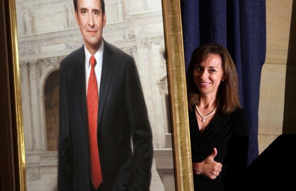 Lawmakers want governors’ portraits back in Capitol