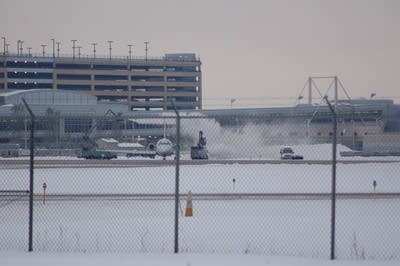 Planes deicing