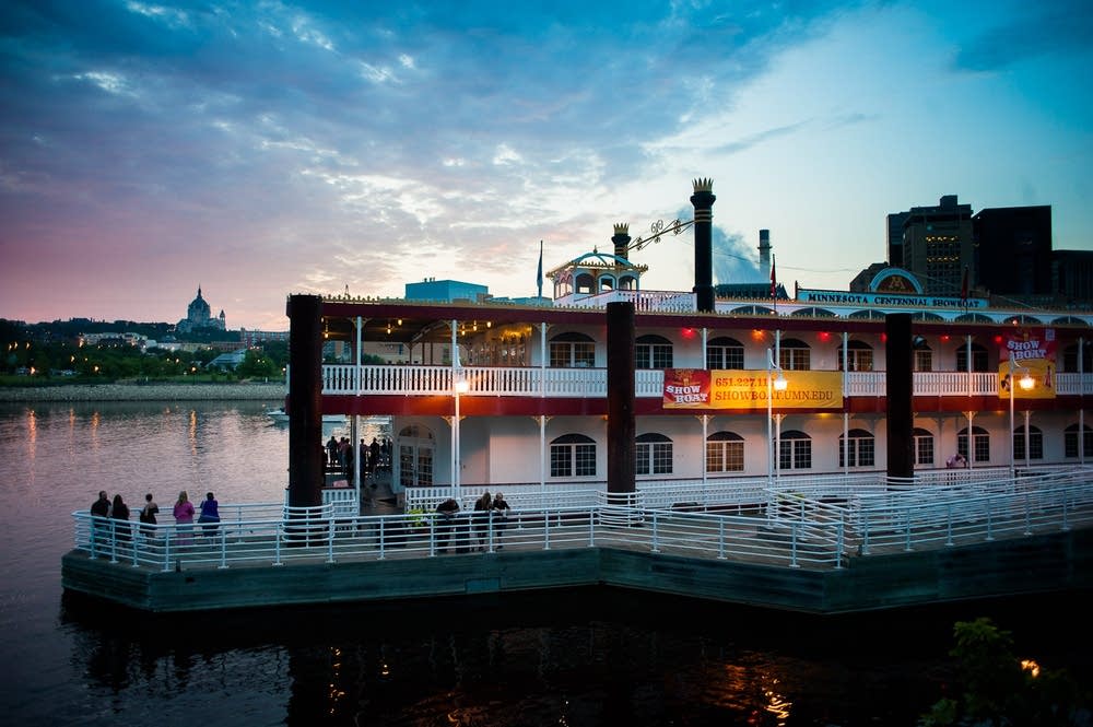 Showboat at night