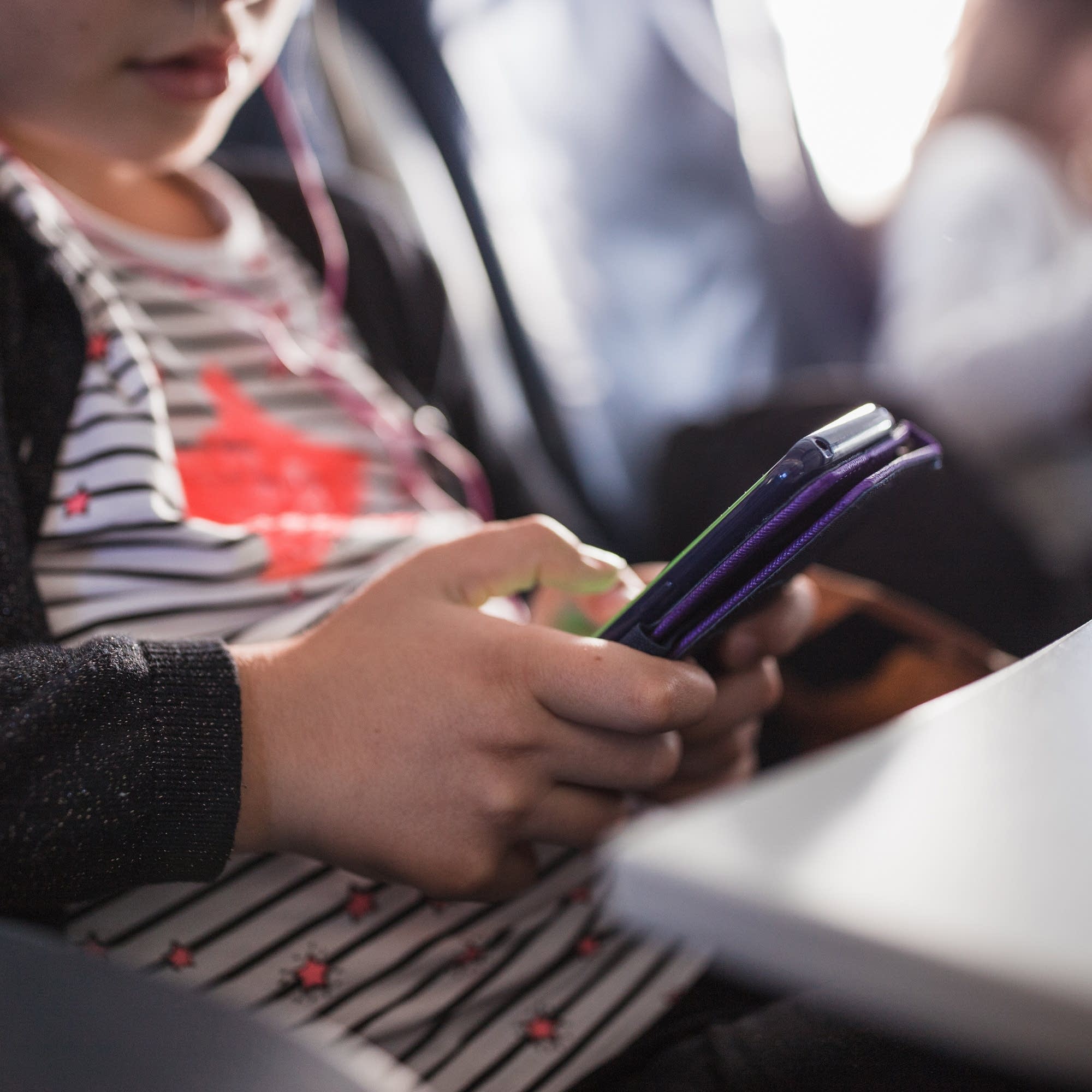 Bipartisan bill would help parents to monitor kids' social media for harmful activity