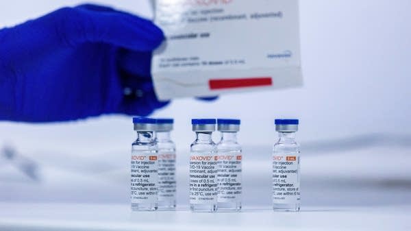 Experts recommended that the FDA approve Novavax's new COVID vaccine, which was created with more traditional technology than the methods used by Pfizer and Moderna. 