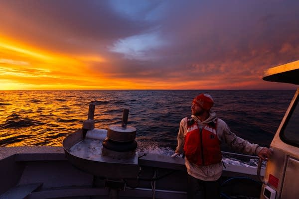 Lake Superior tribal lake trout netting