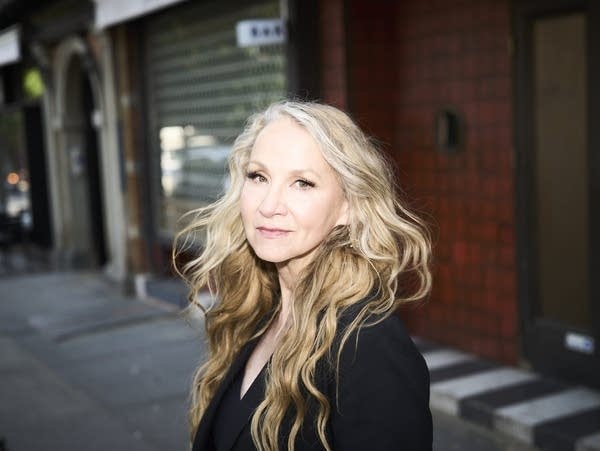 Interview: Joan Osborne talks about Dylanology (Live) and performing in Minnesota