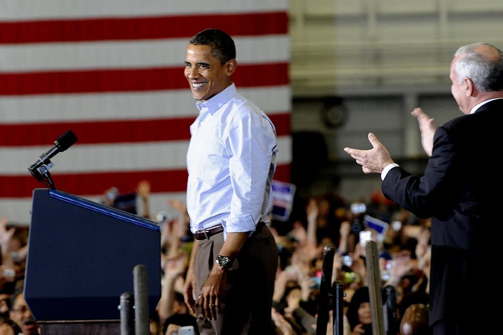 Obama takes the stage