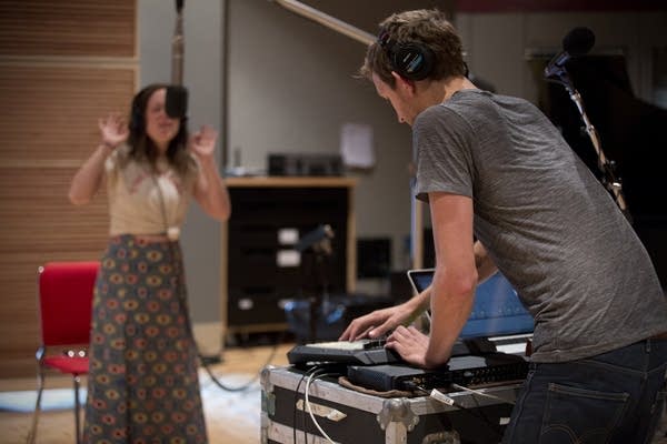 Sylvan Esso's Amelia Meath and Nick Sanborn performing "Uncatena" live in The Current studio.