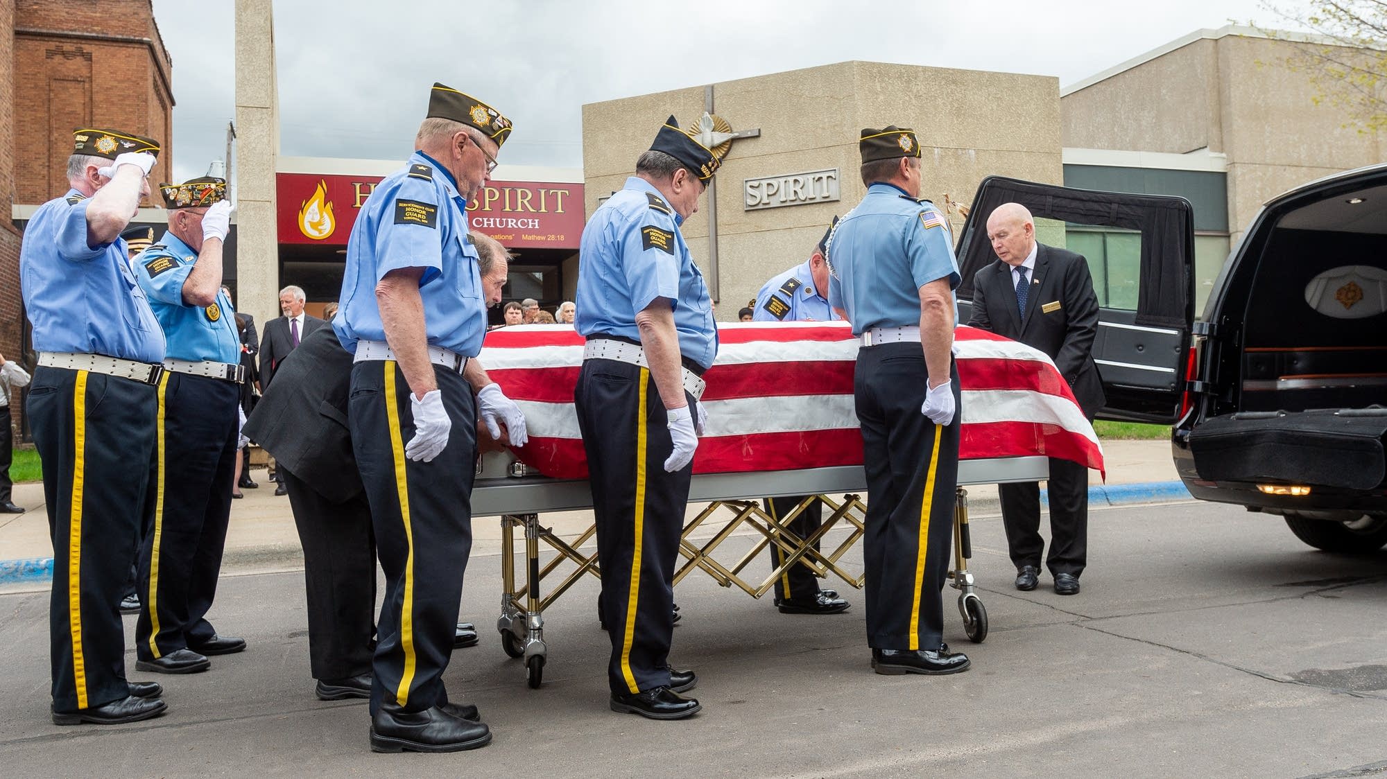 Honor Guard members from the Virginia Servicemen's Club