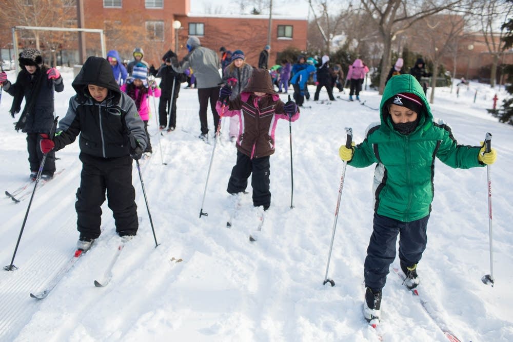 Minne-Loppet skiers