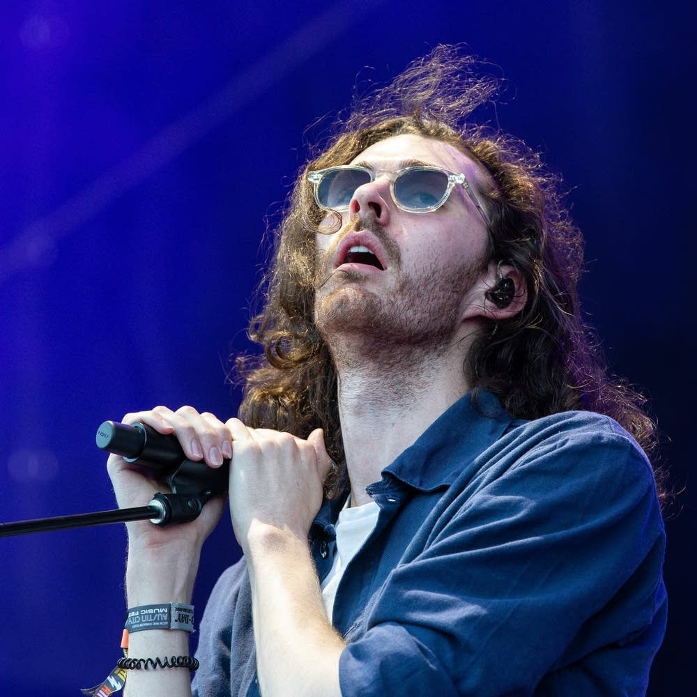 Hozier Earns His First Album With 'Wasteland, Baby!' The