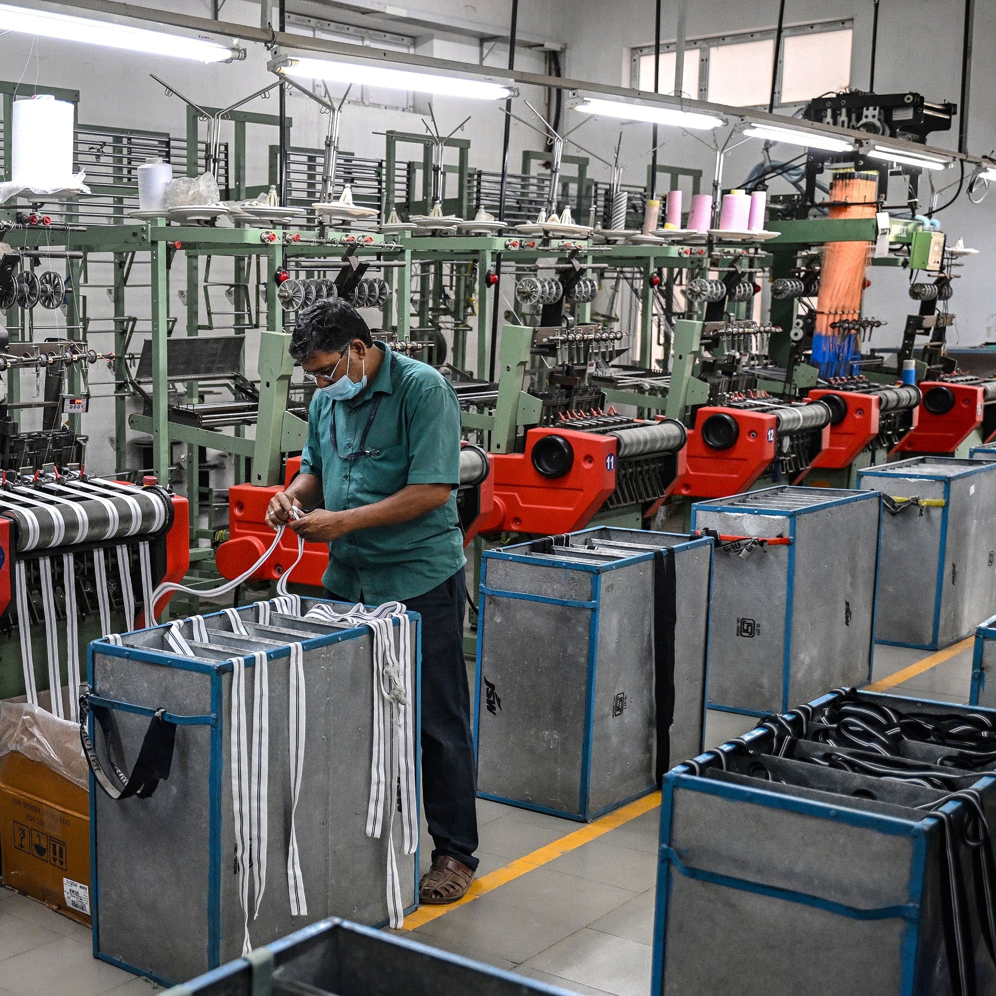 As U.S. tariffs bite, India gives credit lifeline to exporters As U.S. tariffs bite, India gives credit lifeline to exporters