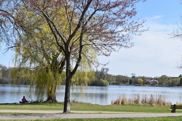 Temps retreat on Sunday; rain and thunder chances