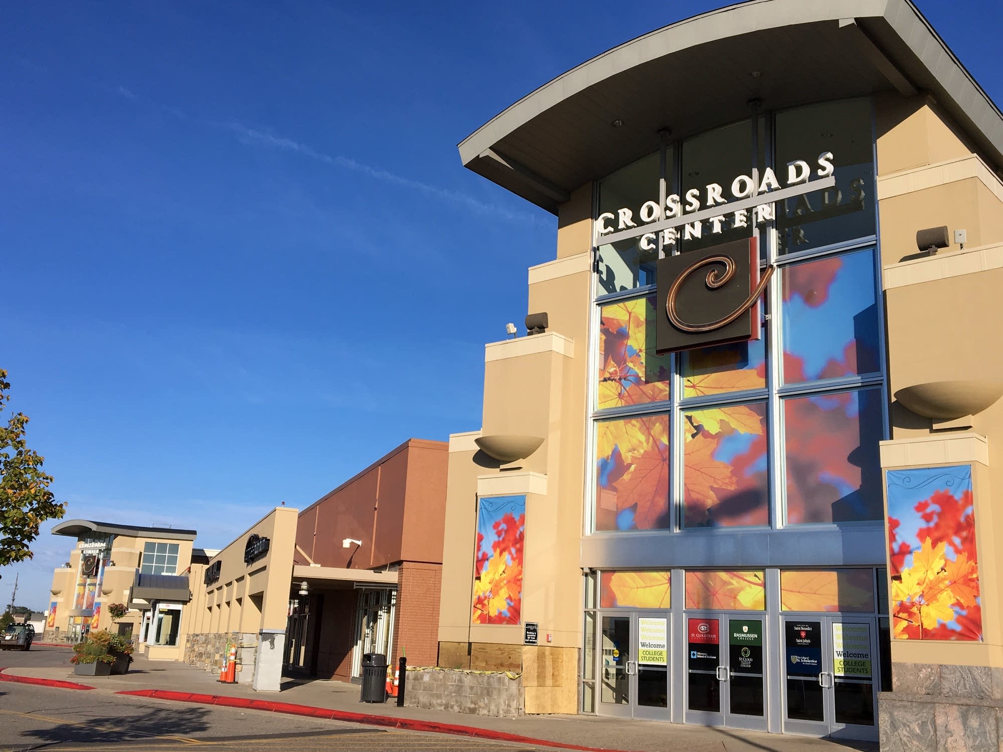  Hero Cop Stops Knife wielding Attacker s Rampage At St Cloud Mall 