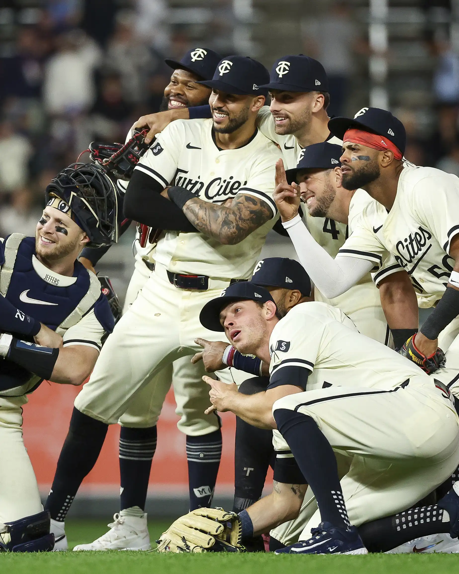 c6df3a-20240504-twins-webp1847