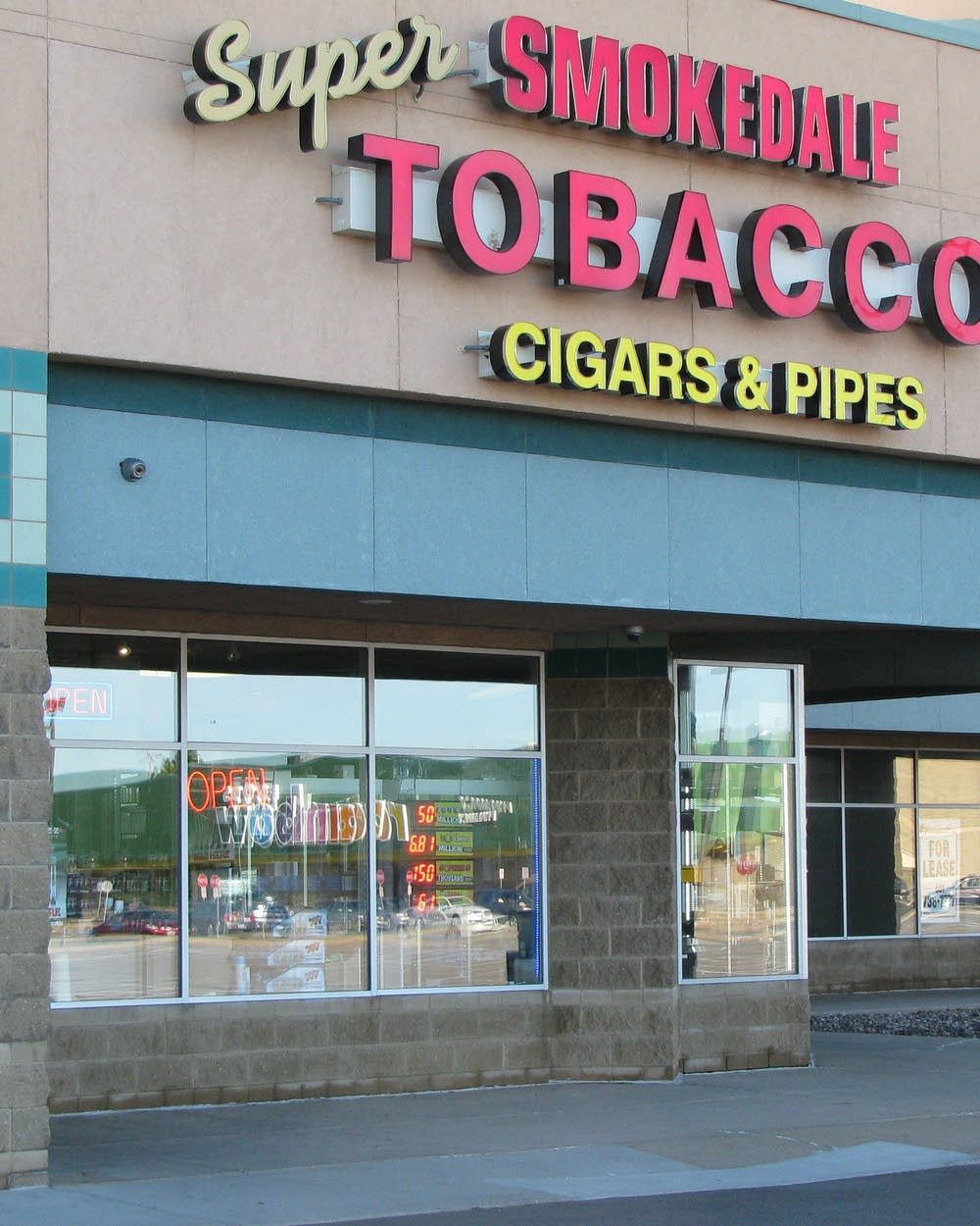 Smokedale: Federal agents raided stores