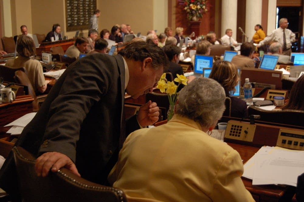 DFLers confer