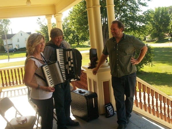 Weekend Arts Roundup: Pop-Up Art