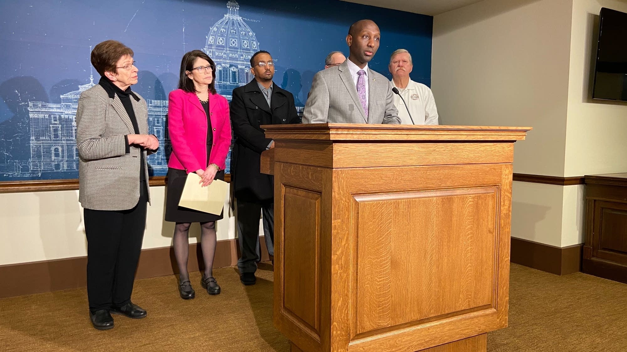 Minneapolis DFL lawmakers to push for fire sprinklers in high-rises ...