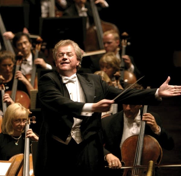 Osmo Vanska conducting