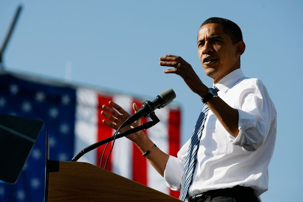 Obama campaigns in Iowa