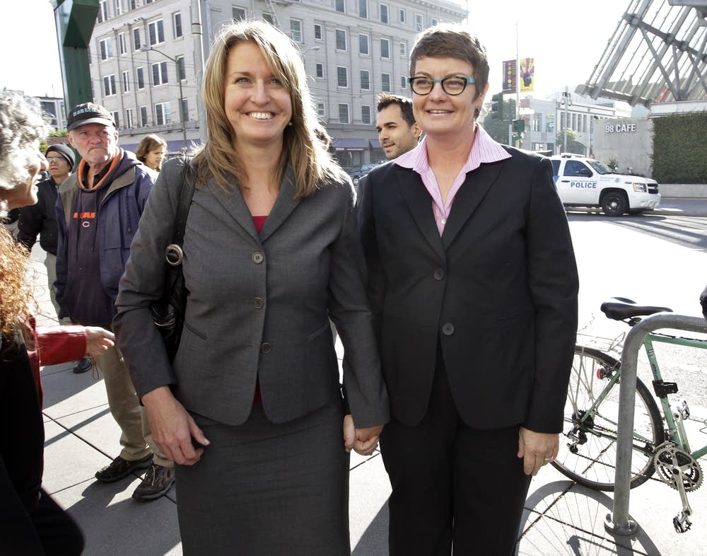 Sandy Stier, Kris Perry