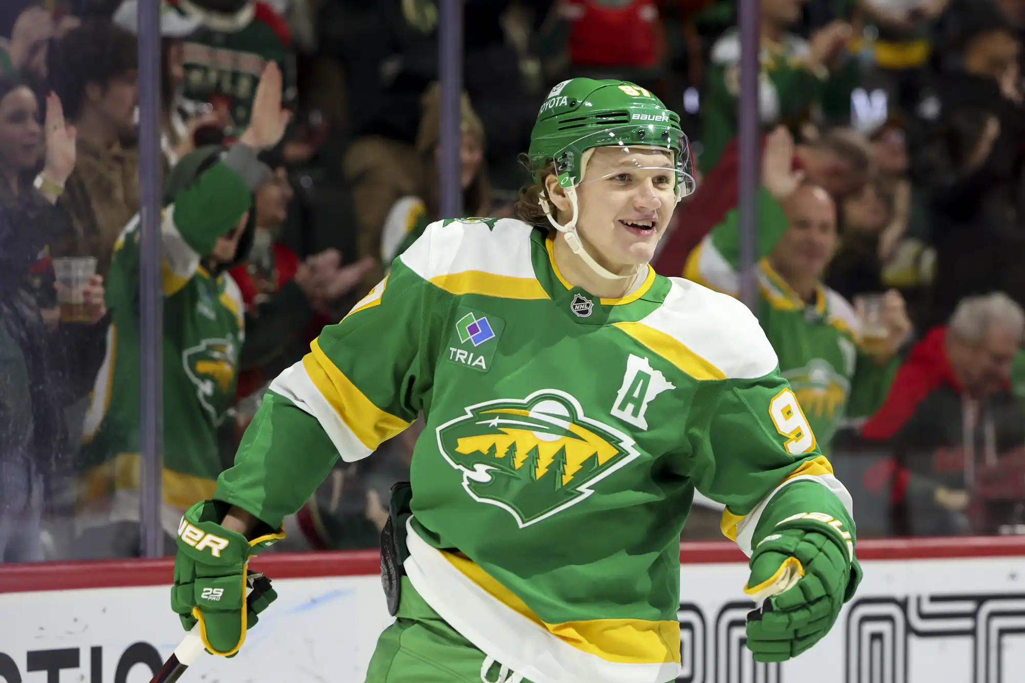 77d200-20241227-hockey-player-