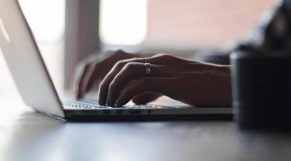 03/24/2017: A possible end to Obama-era privacy rules