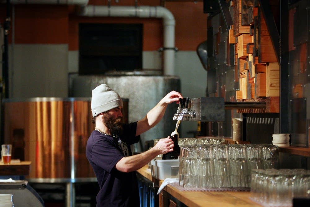 Filling a growler