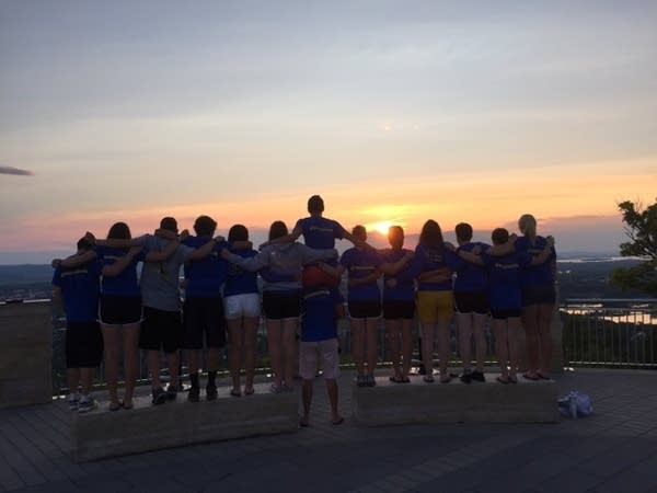 Cross-country cyclists pause to help find marrow donors