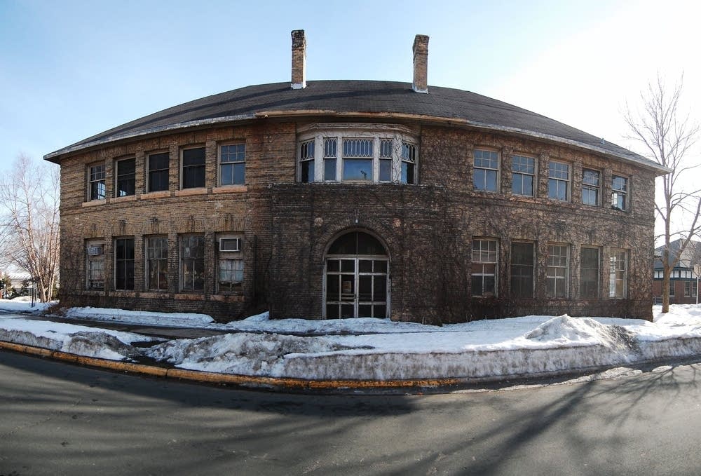 U of M veterinary building