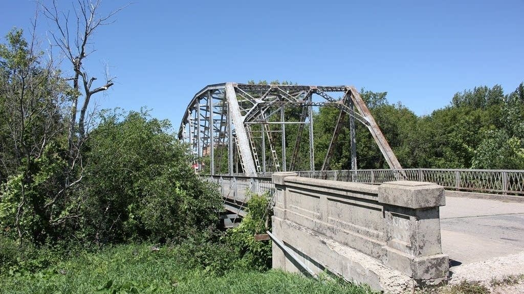 Historic Pembina, N.D., bridge closure causes problems for local businesses