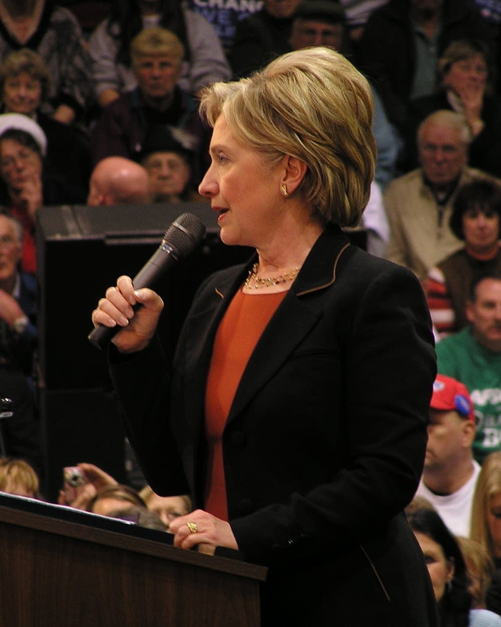 649c48-20081021-clinton.jpg