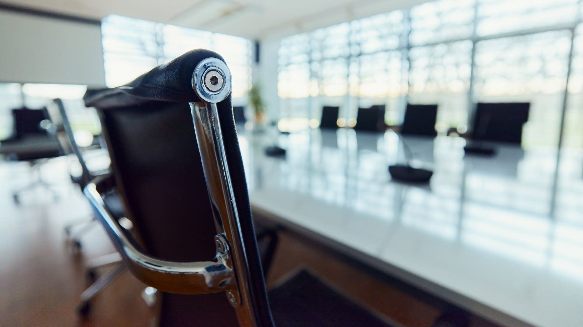 이 경제를 바라보는 이사회에서의 시각