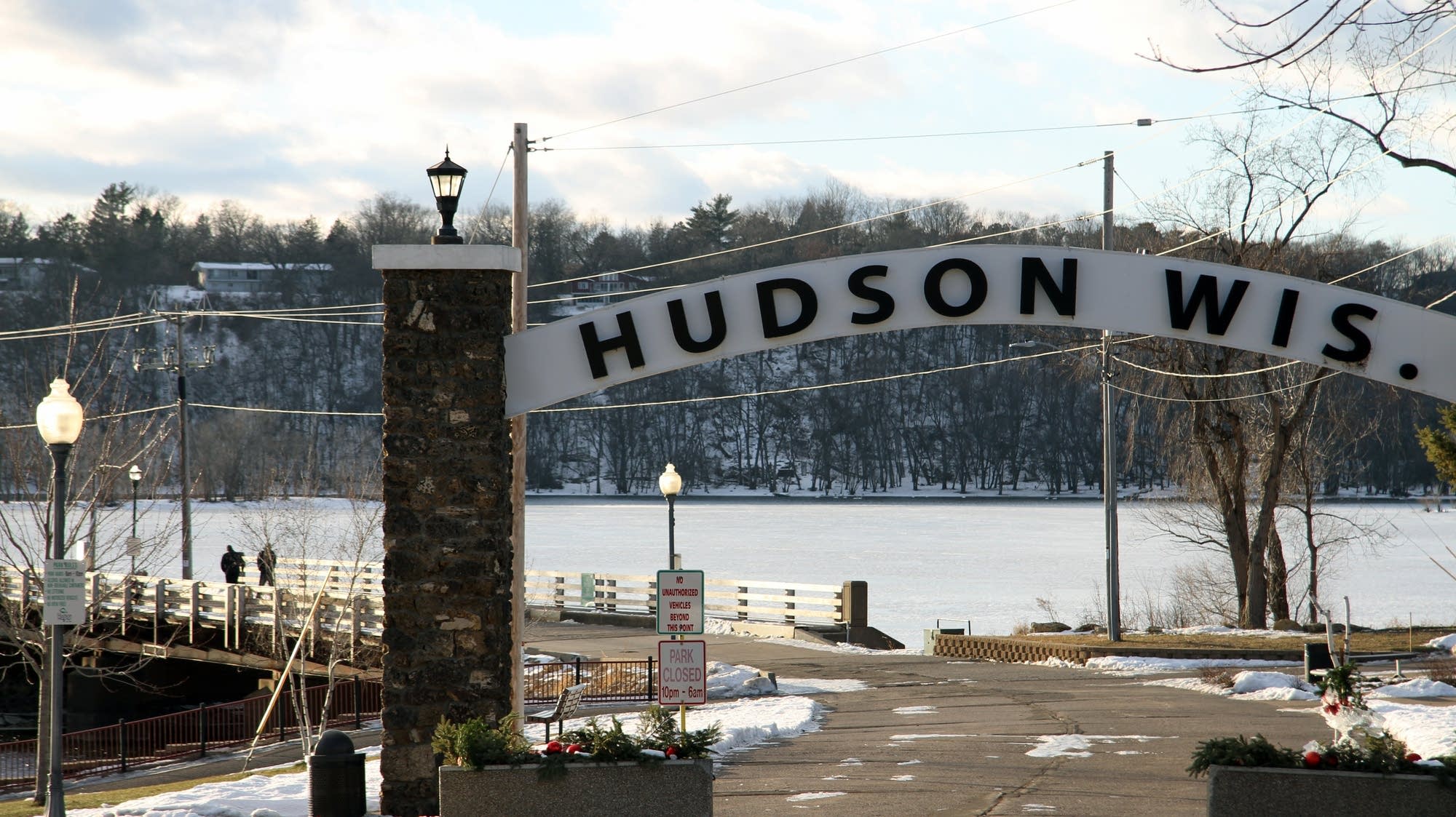 Hudson approves threeday, weekly curfew for bars, restaurants MPR News