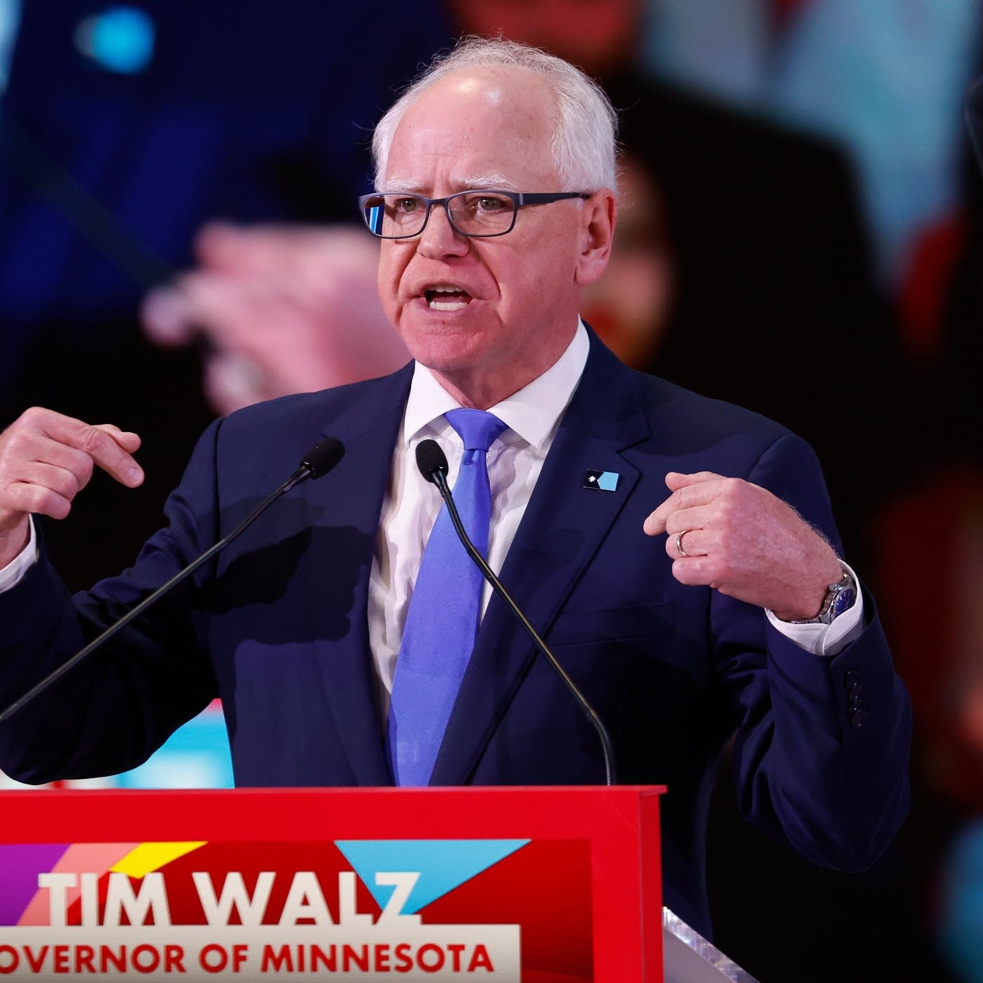 Gov. Tim Walz to accept pay raise for final 6 months after forgoing some past raises | MPR News