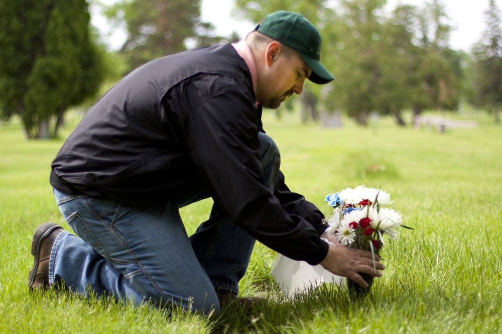 Grave grooming