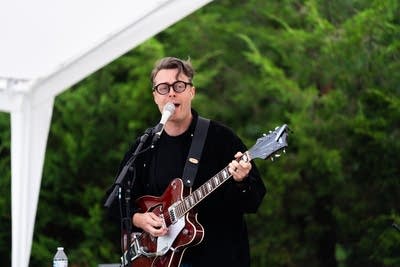 jeremy messersmith performing at the currents happy hour at surly brewing