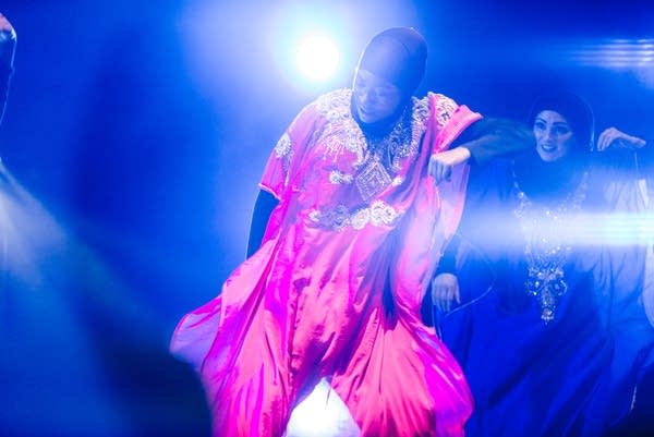 053_MNmusiconaStick_DSC1195